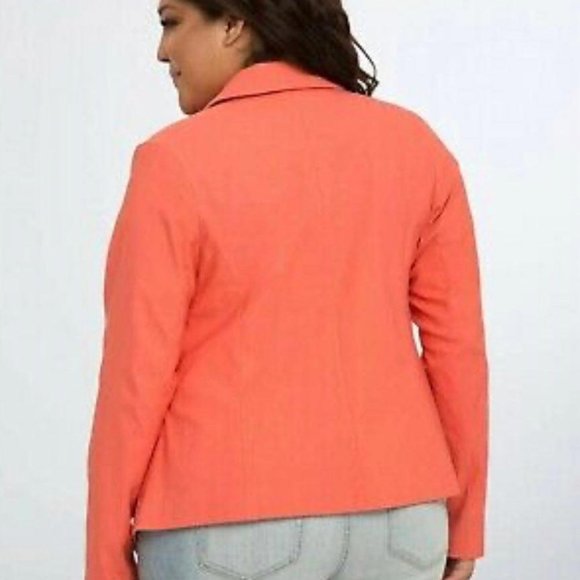 NWT Torrid Cutaway Blazer - Picture 2 of 4